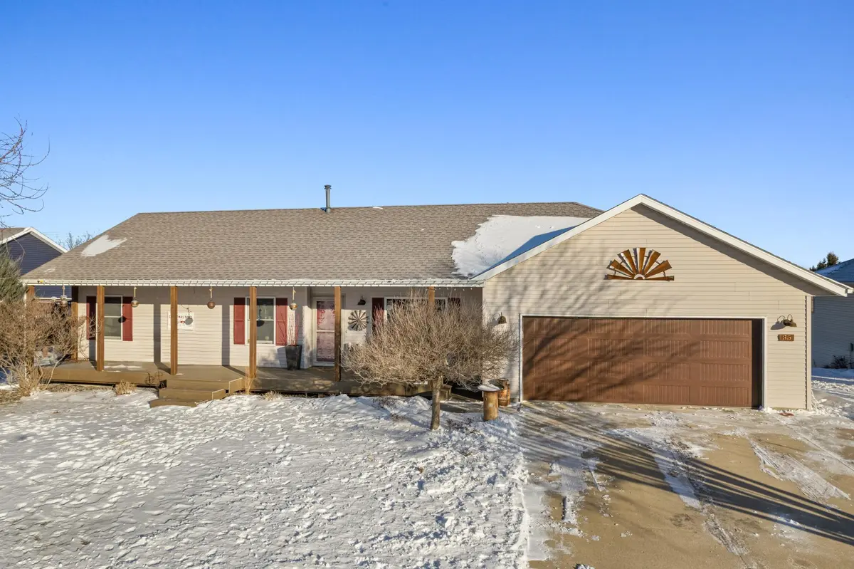 35 Ashley LN, Elgin, MN 55932