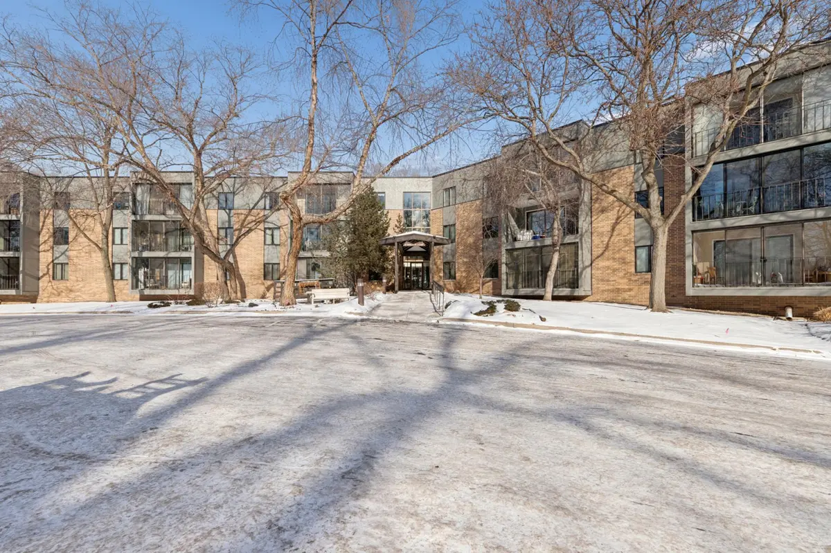 10 Windsor CT #311, New Brighton, MN 55112