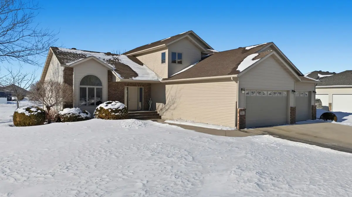 3662 N Sedona CT, West Fargo, ND 58078