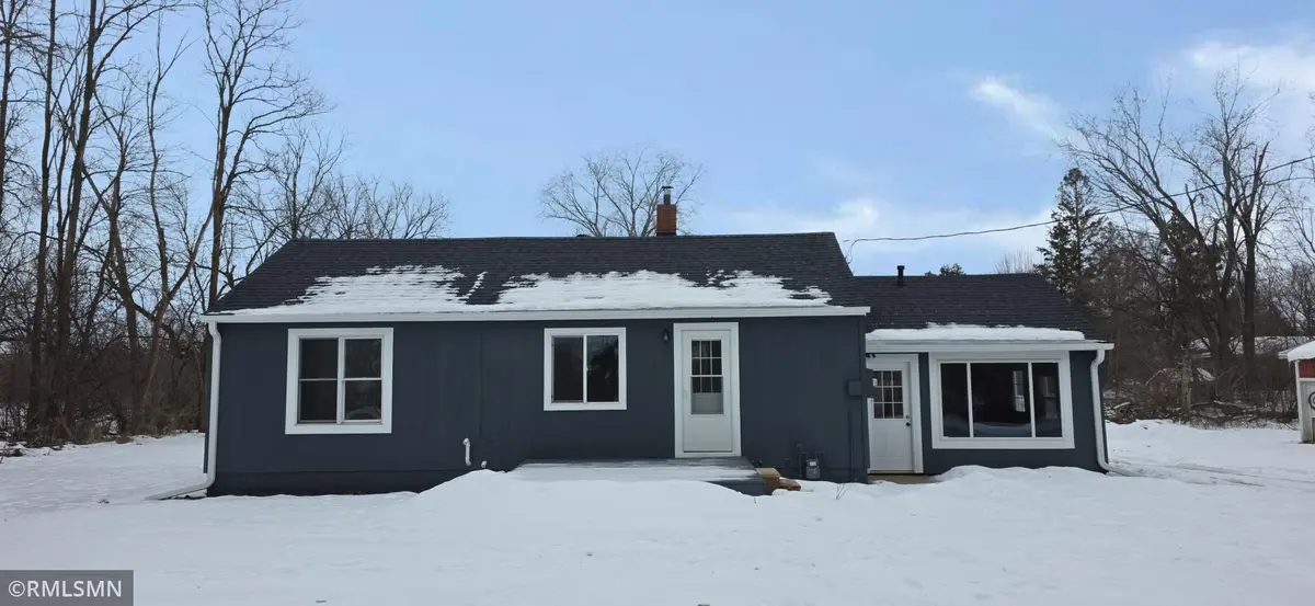 515 Central DR E, Braham, MN 55006