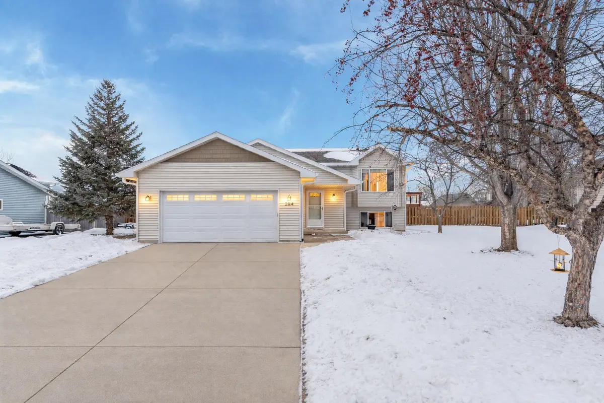 204 5th AVE, Spicer, MN 56288
