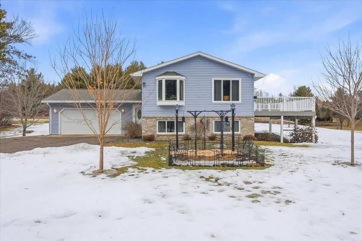505 Chateau CT, Somerset, WI 54025