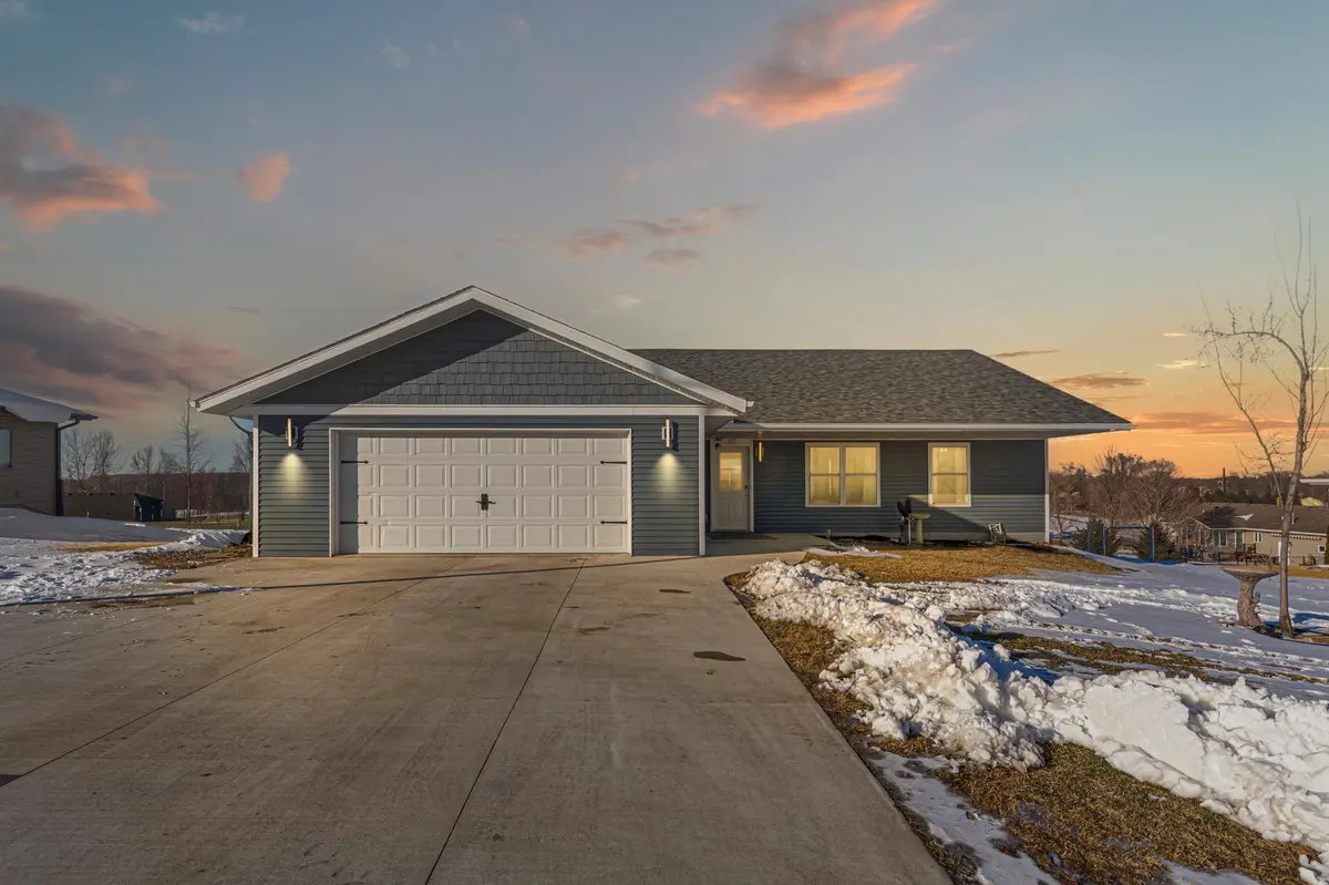 405 Sidney ST W, Morristown, MN 55052