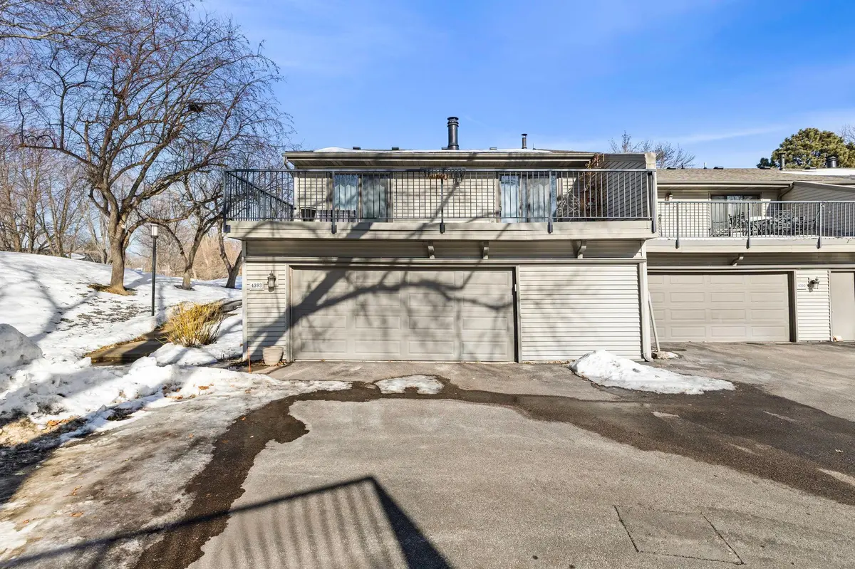 4393 Arden View CT, Arden Hills, MN 55112