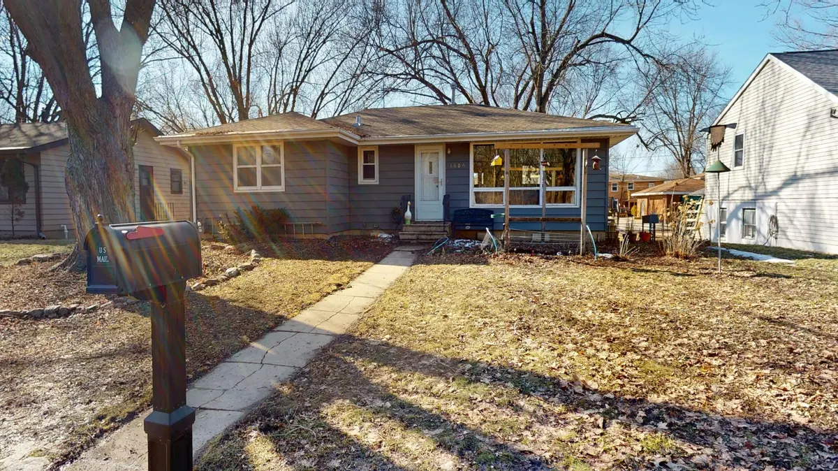 1606 Frank Hall DR, Albert Lea, MN 56007