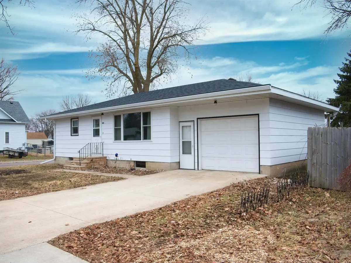 124 3rd AVE S, Brownton, MN 55312