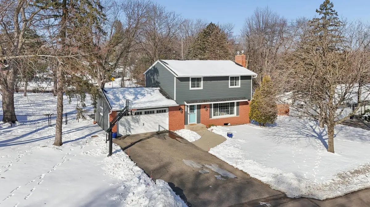 4254 Duke DR, Minnetonka, MN 55345