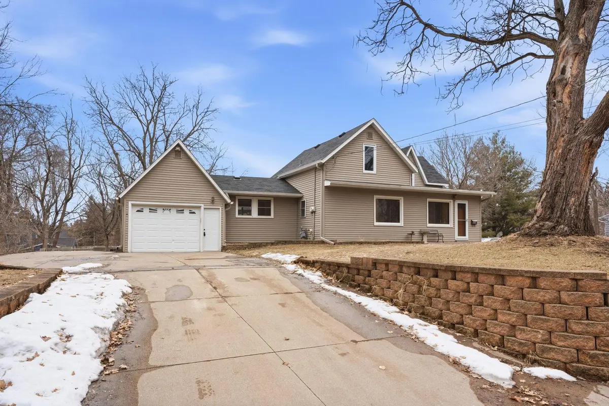 900 Greenvale AVE W, Northfield, MN 55057