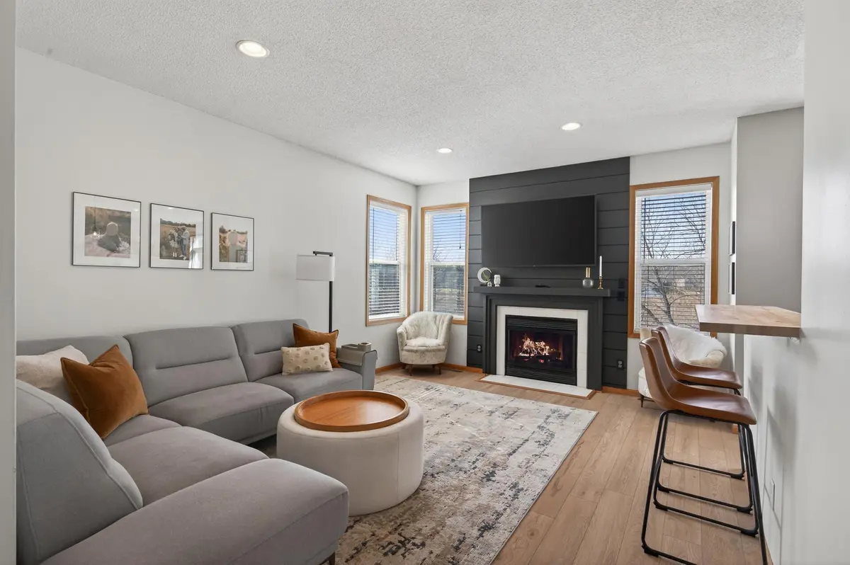 9037 Garland LN N, Maple Grove, MN 55311