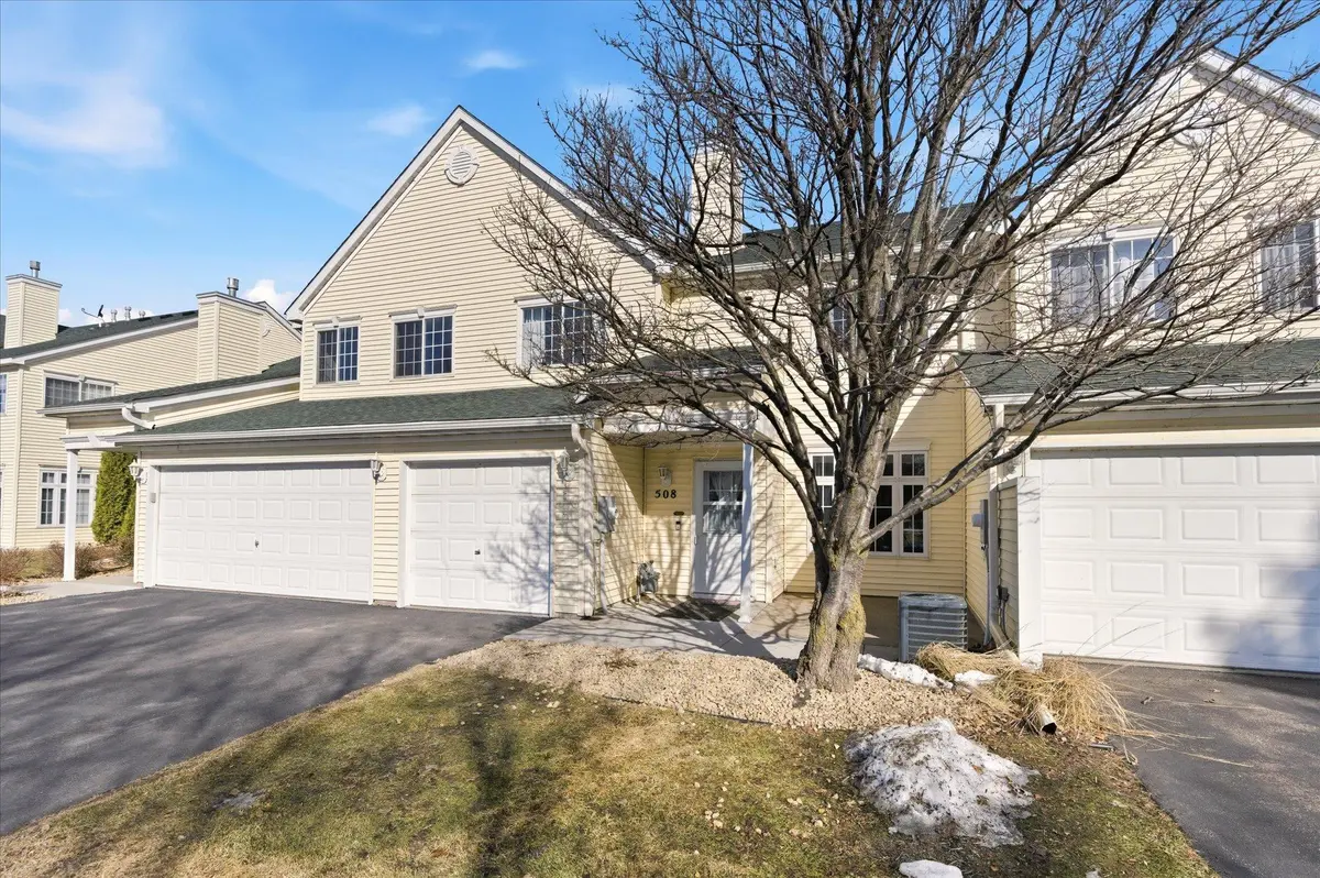 508 Aqua CIR, Lino Lakes, MN 55014
