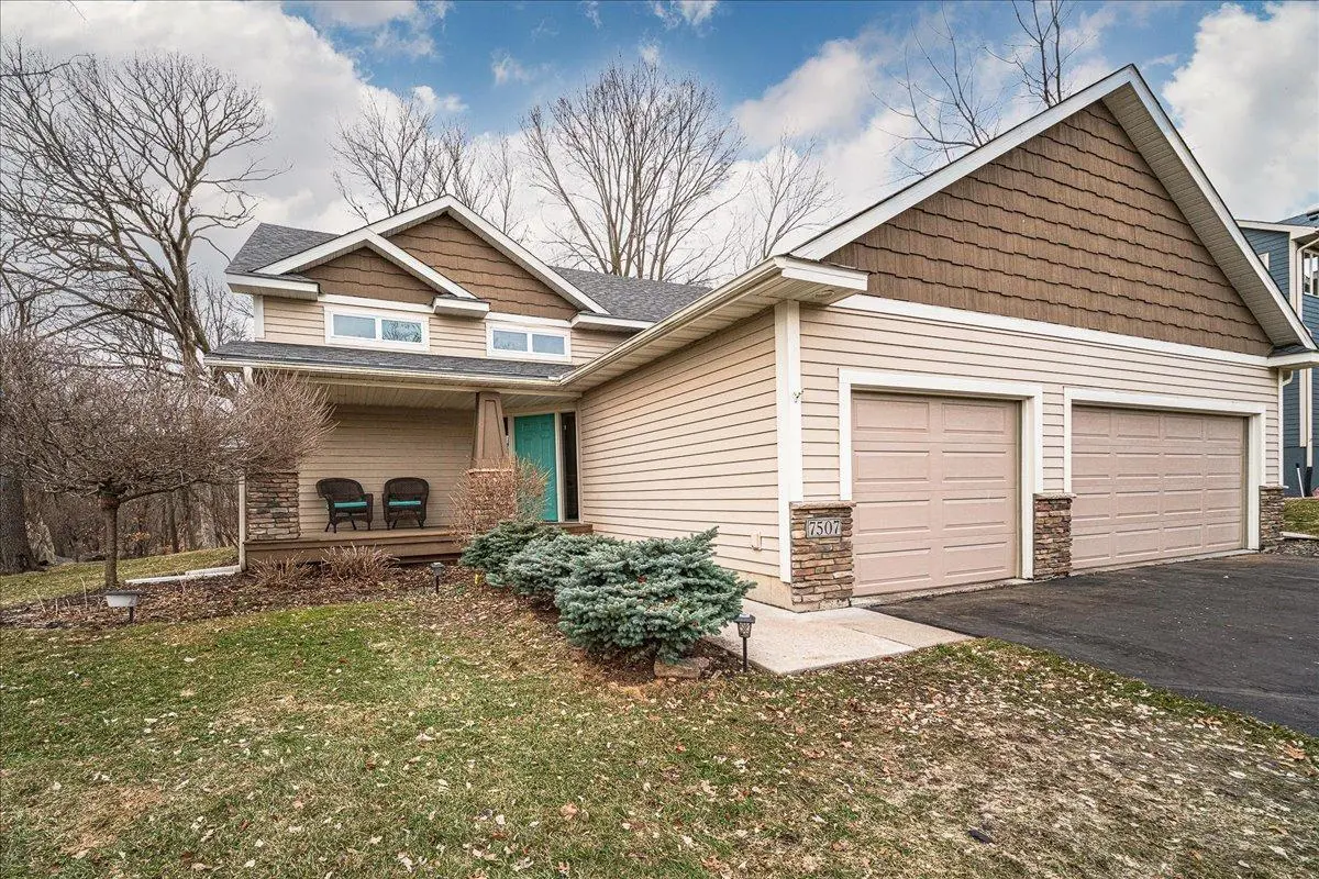 7507 Taylor DR, Savage, MN 55378