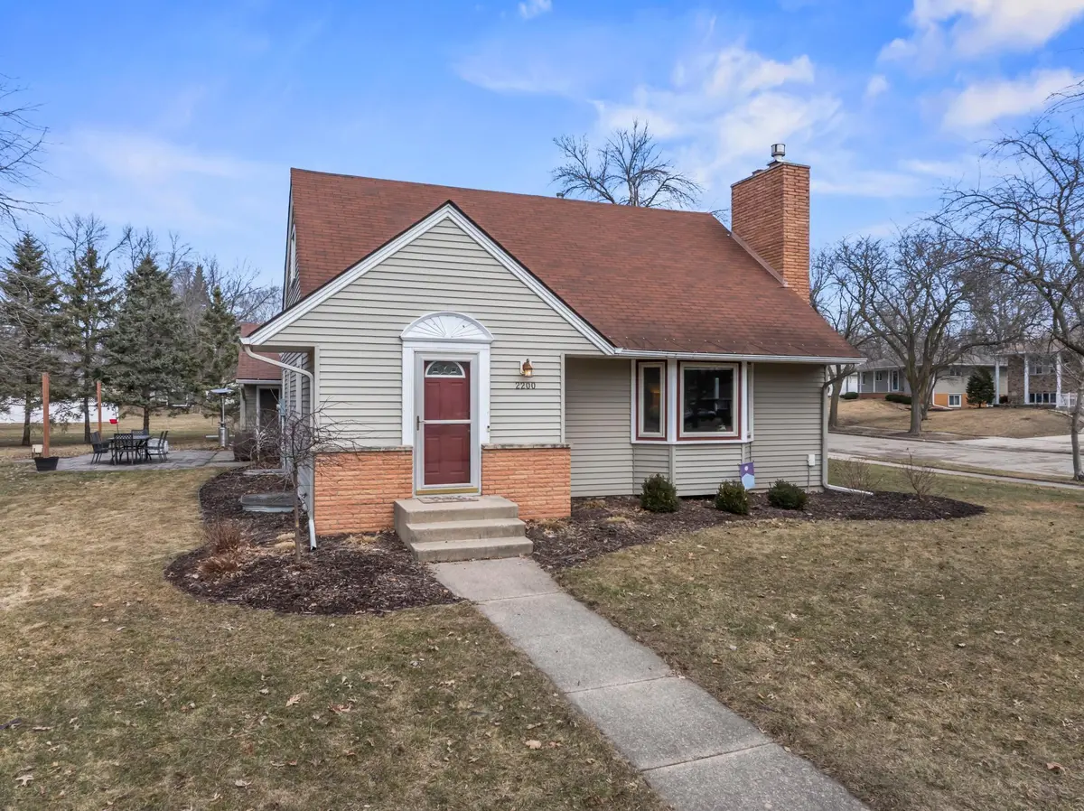 2200 2nd AVE NW, Austin, MN 55912