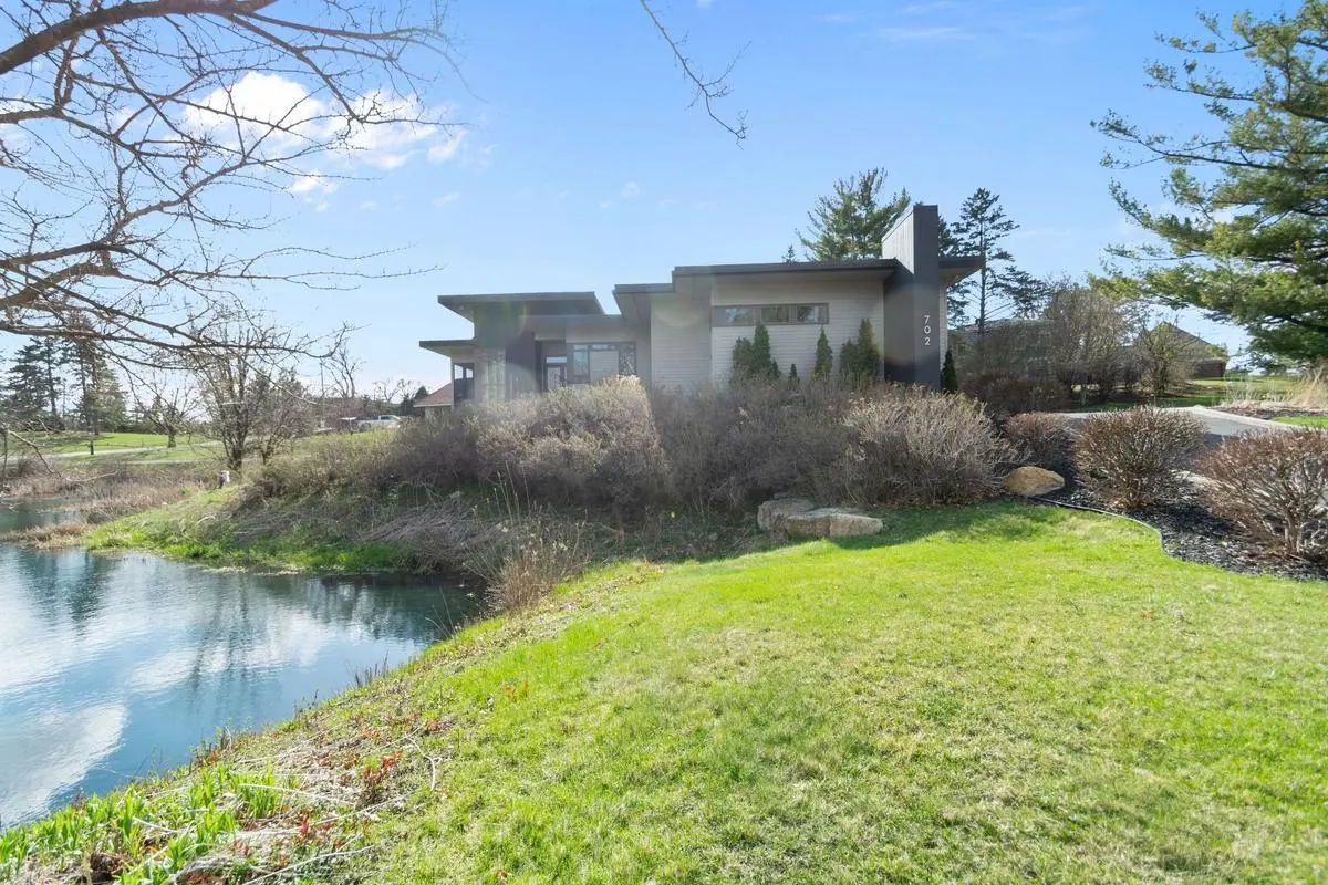 702 Valley WAY, Hopkins, MN 55305