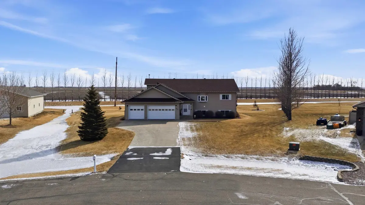 805 Leonards WAY, Argusville, ND 58005