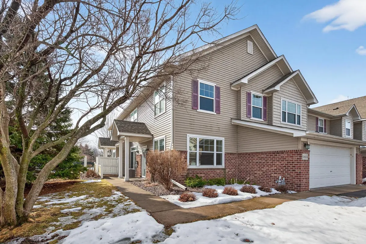 20424 Kensfield TRL, Lakeville, MN 55044