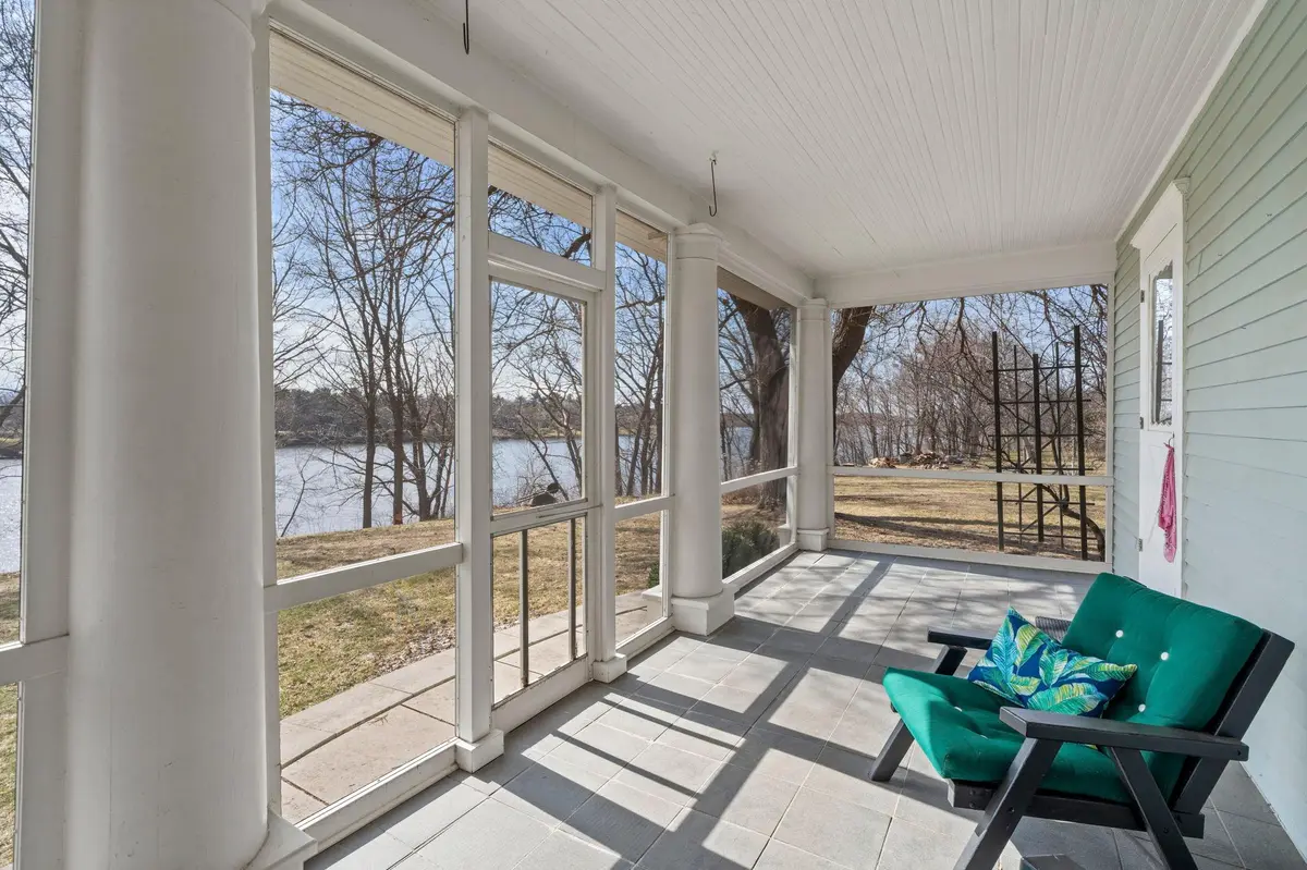 810 River LN, Anoka, MN 55303