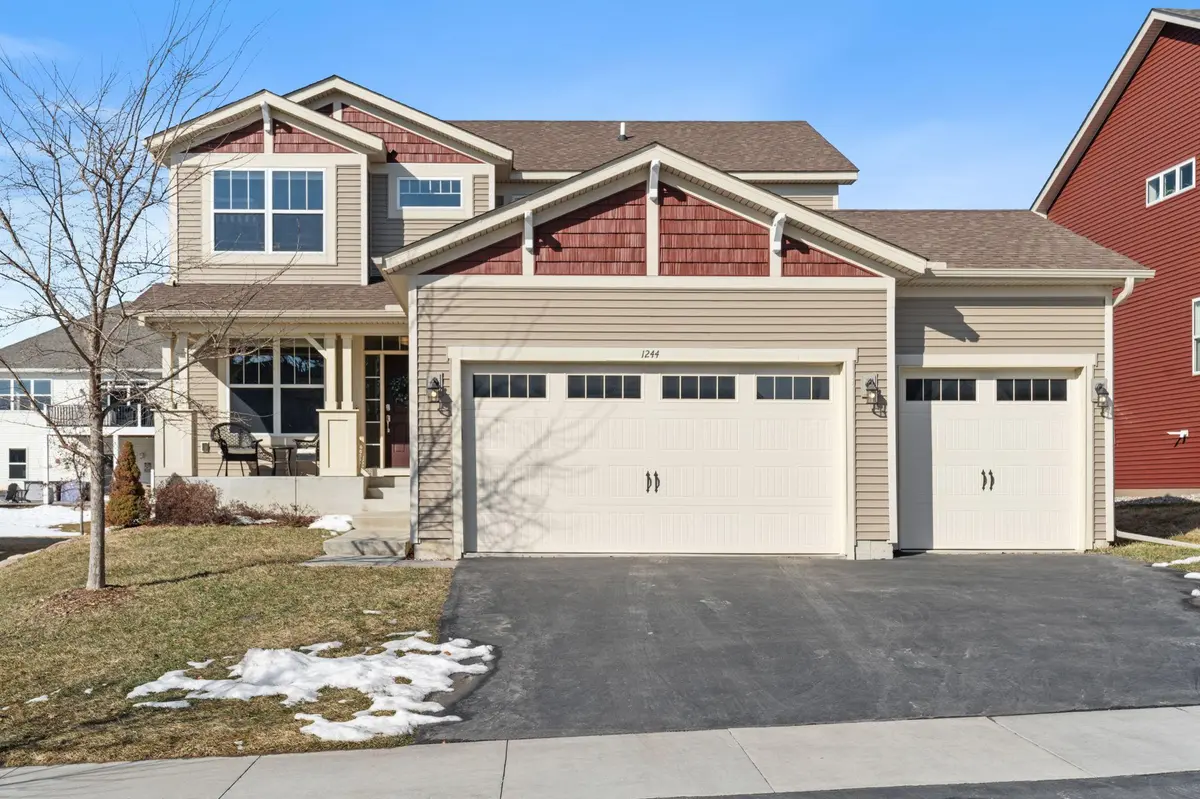 1244 Maple LN, Carver, MN 55315