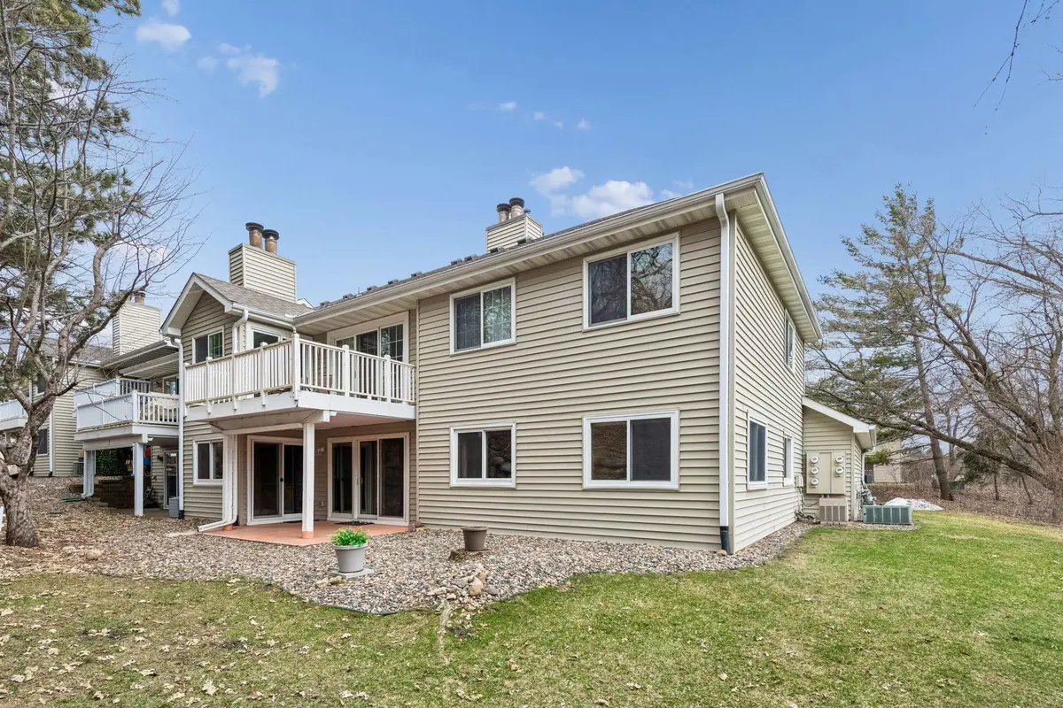 14365 Fairway DR, Eden Prairie, MN 55344
