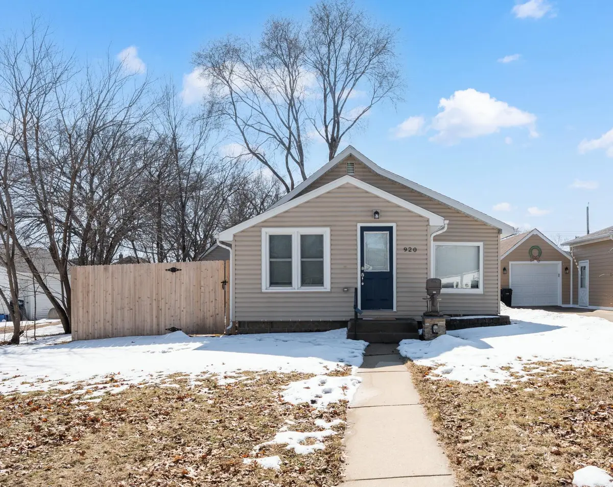 920 10 1/2 ST SE, Rochester, MN 55904