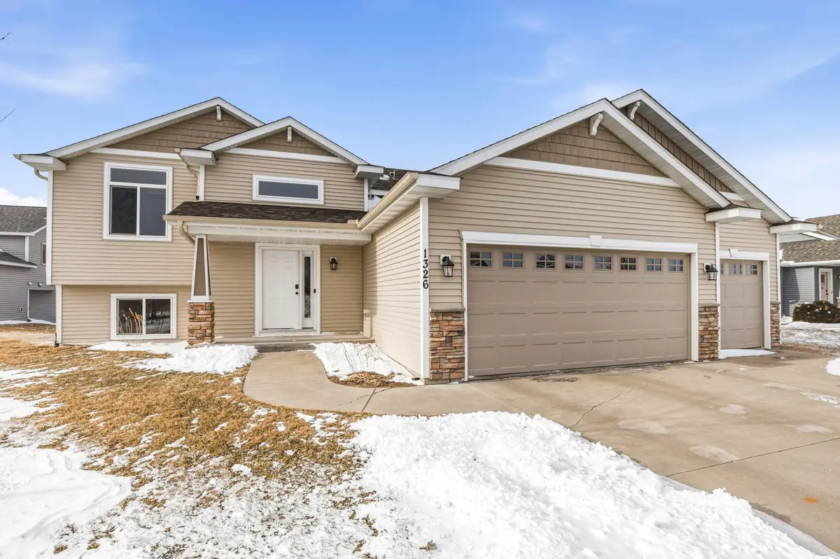 1326 Osauka RD NE, Sauk Rapids, MN 56379