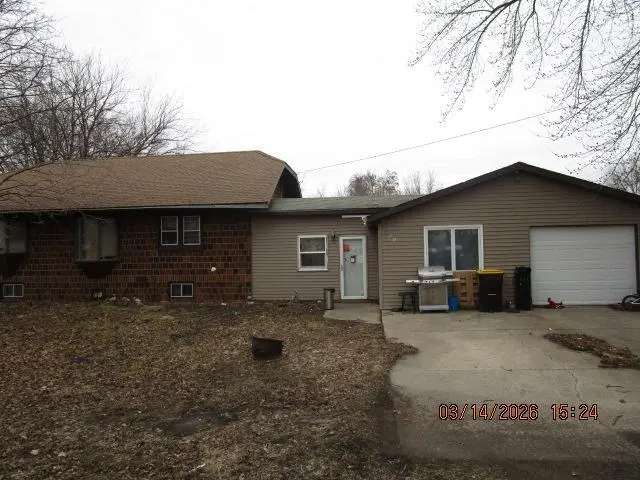 608 N 5th ST, Bricelyn, MN 56014