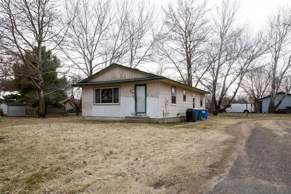 310 18th AVE SE, Cambridge, MN 55008