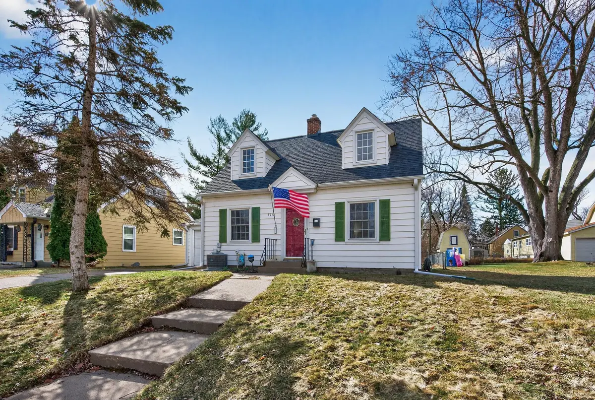 1910 Margaret ST, Saint Paul, MN 55119