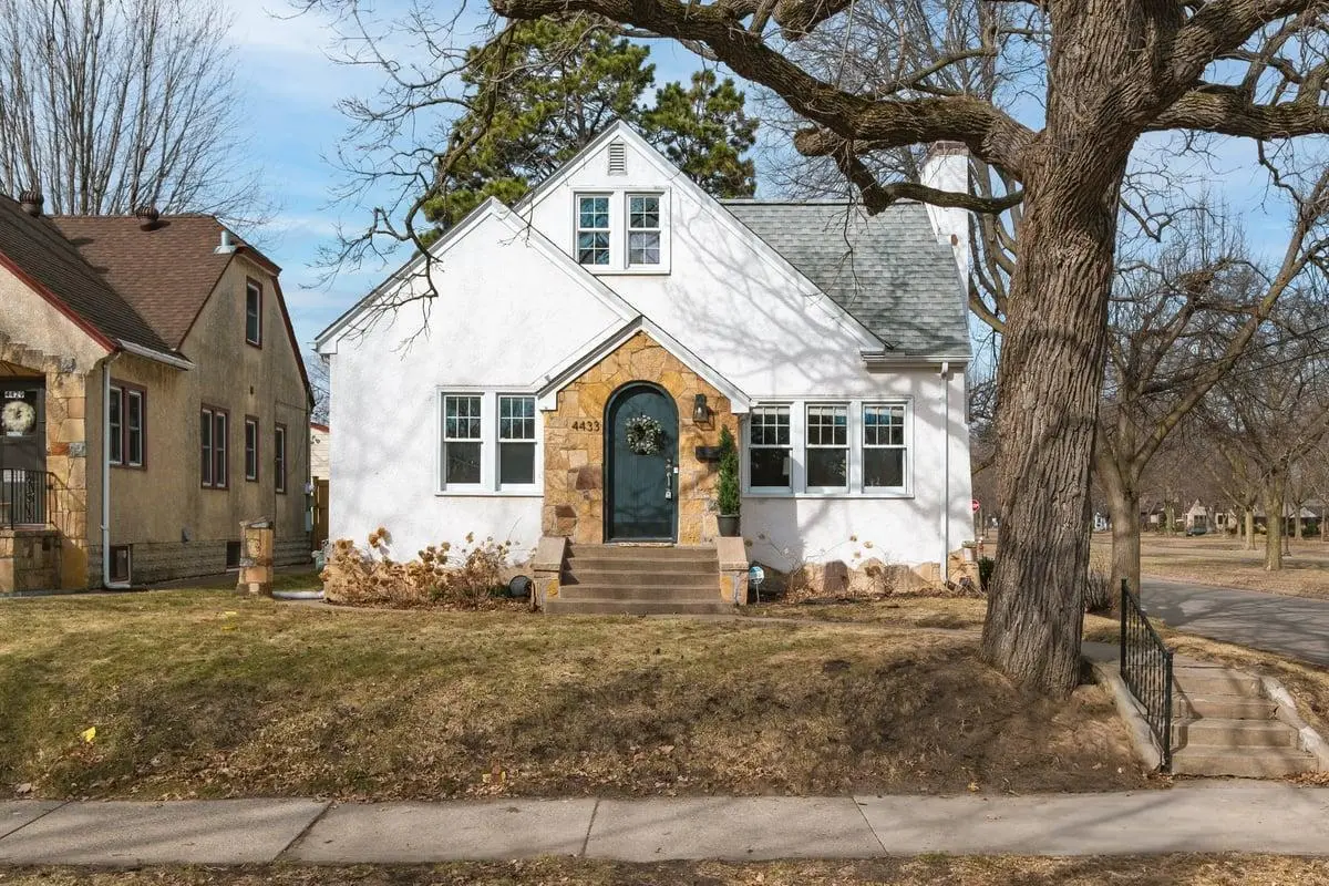 4433 Oliver AVE N, Minneapolis, MN 55412