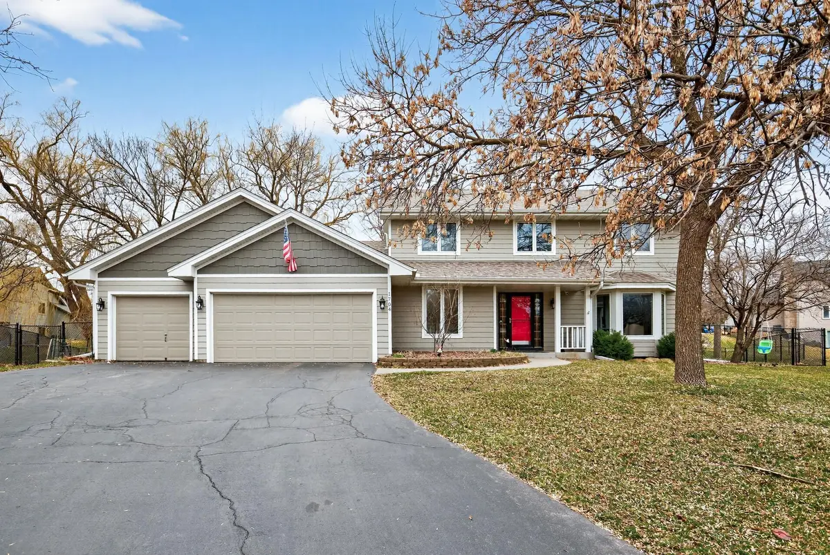 1704 Sunrise CT, Burnsville, MN 55306