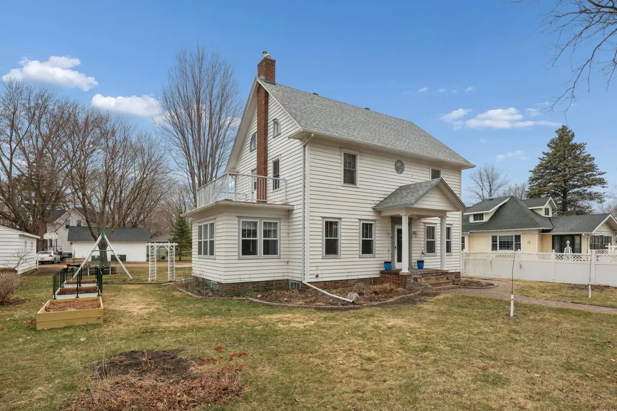 508 N Hennepin ST, Winthrop, MN 55396