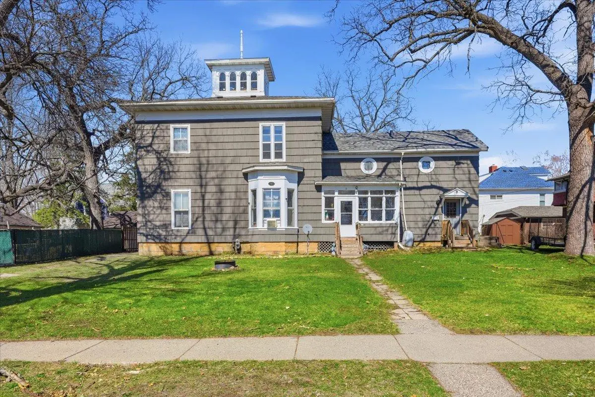 315 E Maple ST, River Falls, WI 54022