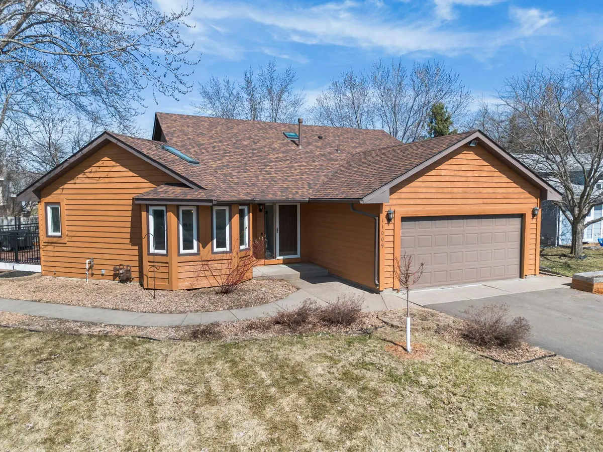 11009 Rhode Island CIR N, Champlin, MN 55316