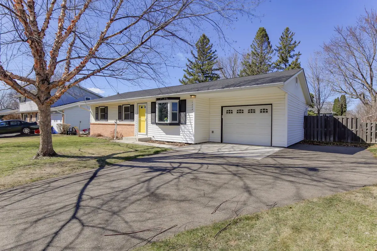 1326 16th ST W, Hastings, MN 55033