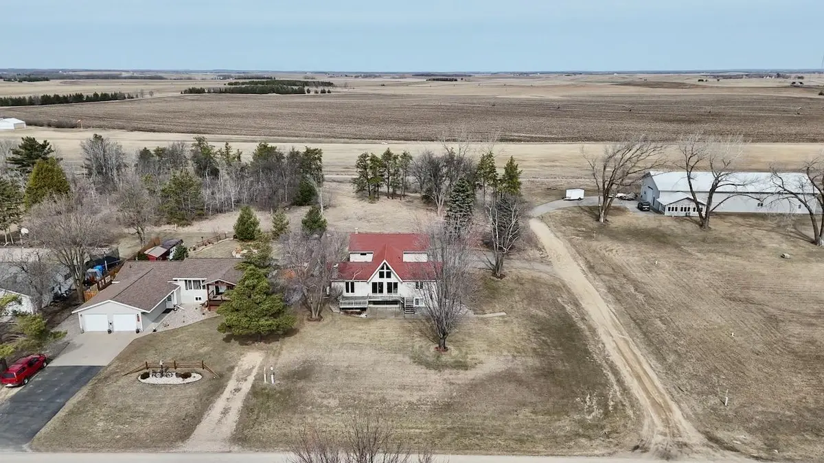 622 N Shore DR, Battle Lake, MN 56515