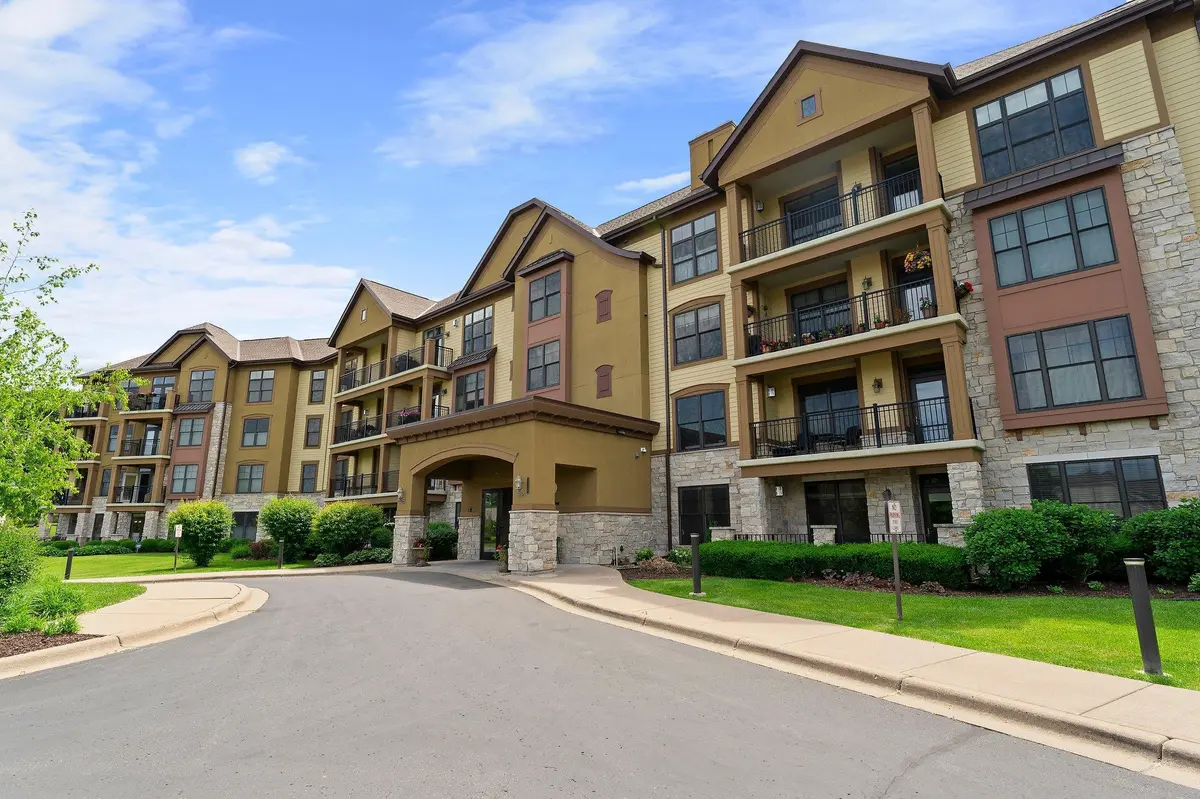 1320 Riverside LN #112, Mendota Heights, MN 55118