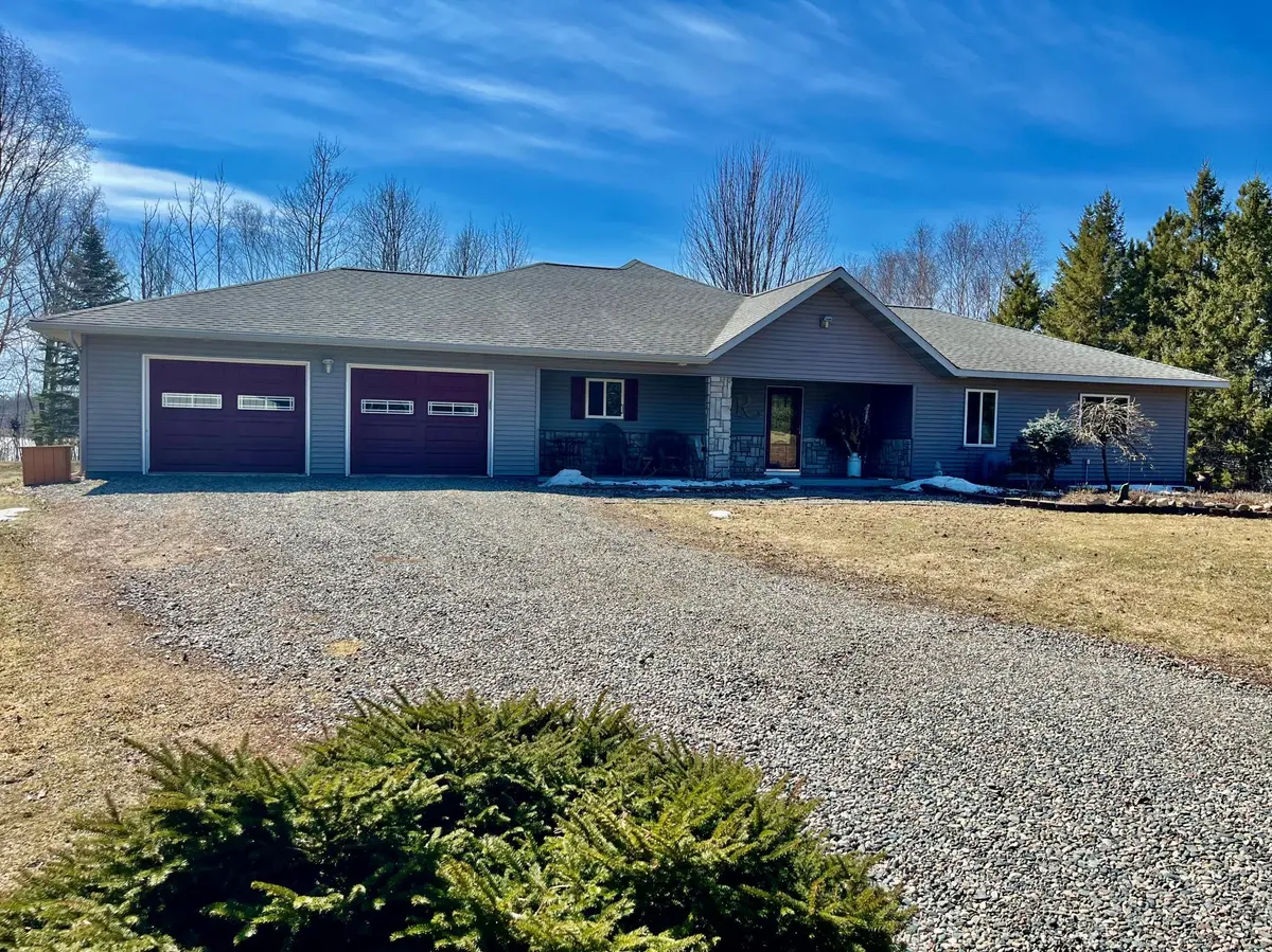37209 Loon DR, Cohasset, MN 55721