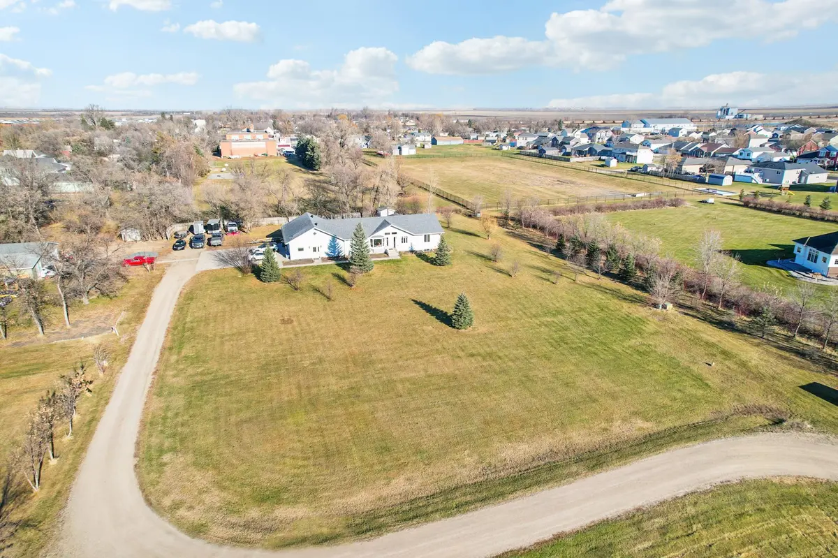 655 Christensen CT, Mapleton, ND 58059