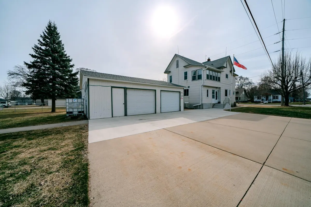 201 E Minnesota ST, Saint Joseph, MN 56374