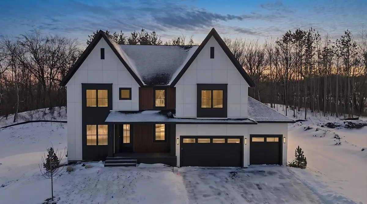 734 Ensconced WAY, Chaska, MN 55318