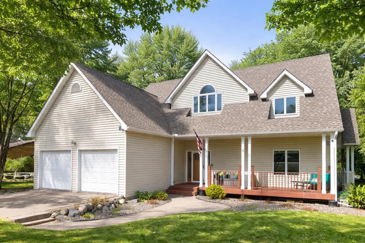 28750 Glader BLVD, Lindstrom, MN 55045