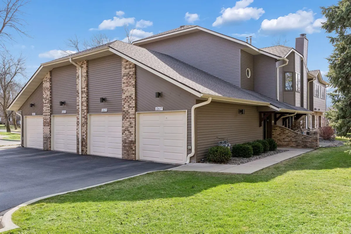 12619 Sherwood PL, Minnetonka, MN 55305