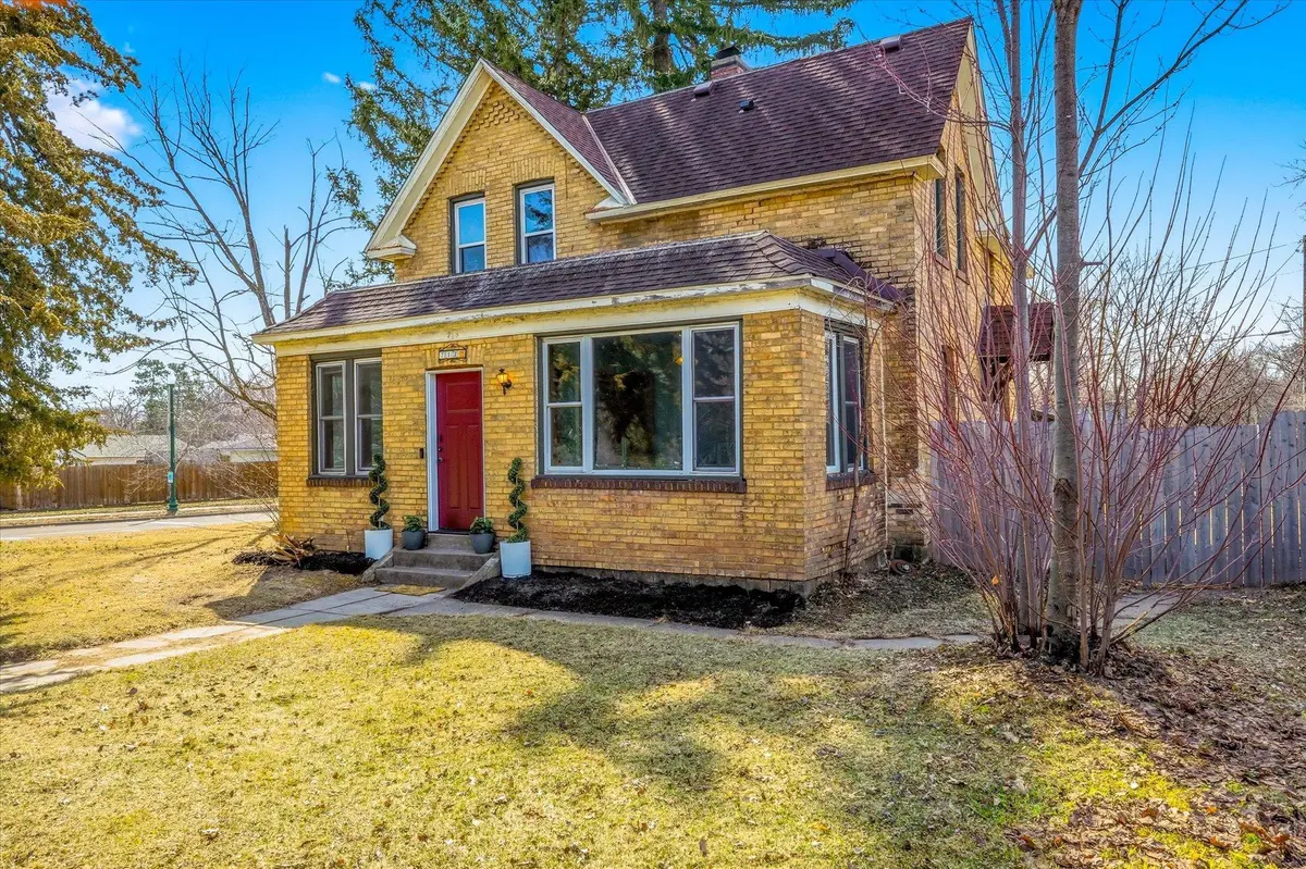 713 3rd AVE SW, Cambridge, MN 55008