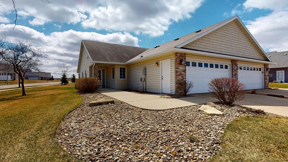 2116 Coopers PL SE, Rochester, MN 55904