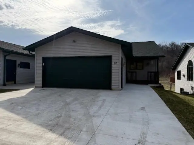 97 Rivers LN, Winona, MN 55987