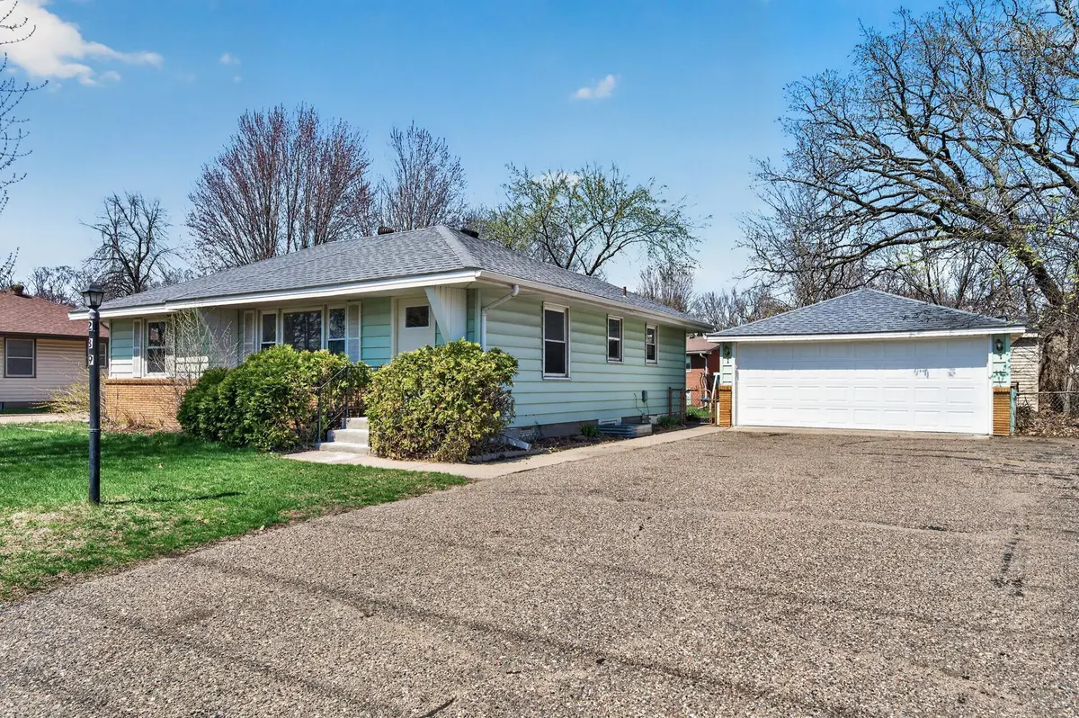 289 89th AVE NE, Blaine, MN 55434