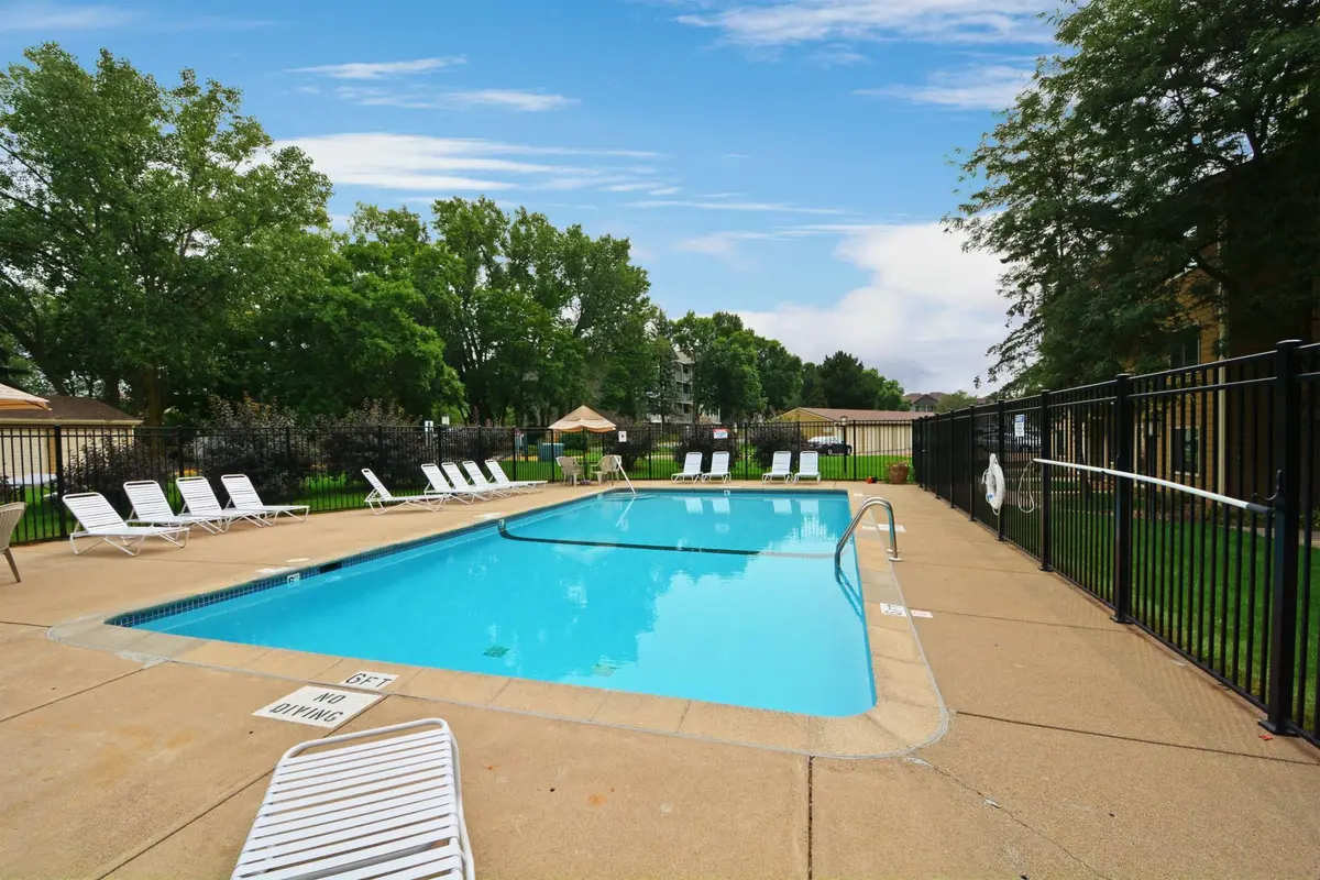 2150 Ridge DR #24, Saint Louis Park, MN 55416
