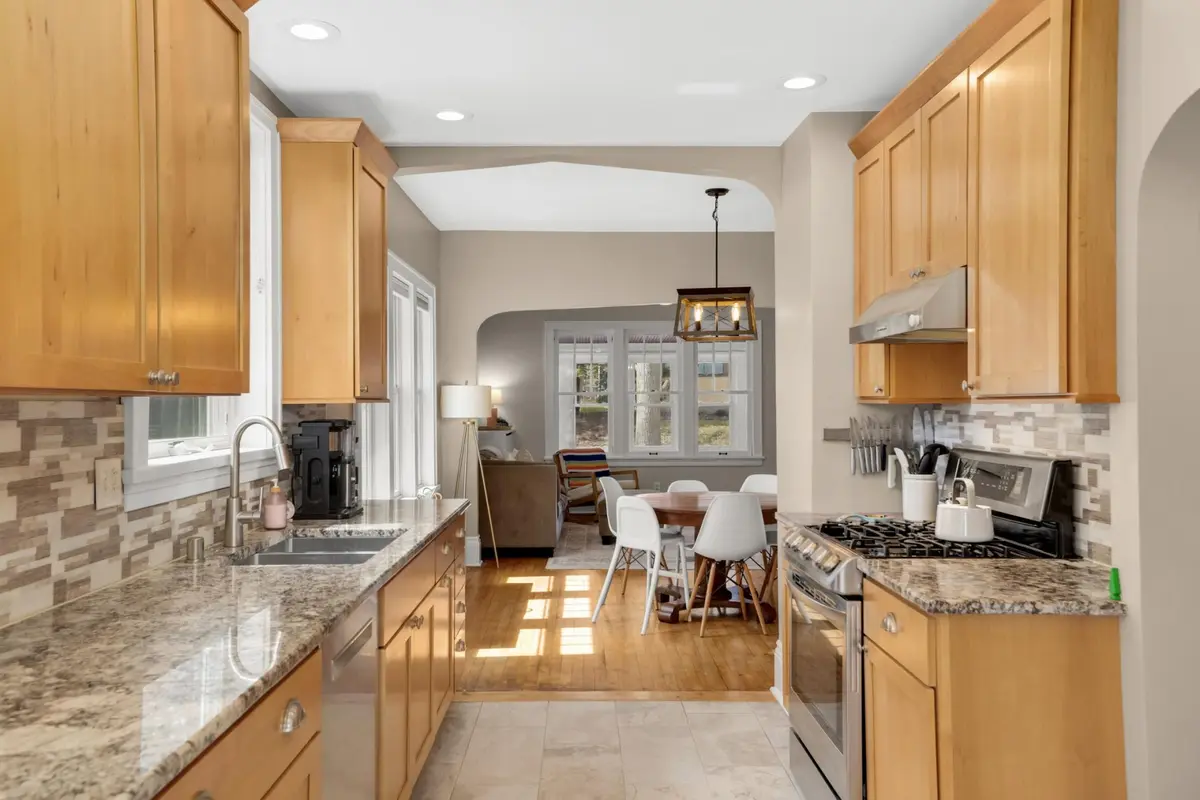 258 Hamline AVE S, Saint Paul, MN 55105