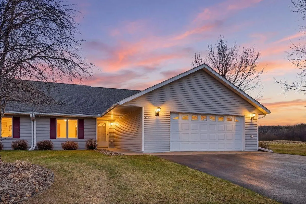 320 Willink DR, Baldwin, WI 54002