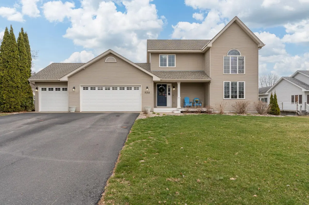 730 Debbie LN, Carver, MN 55315