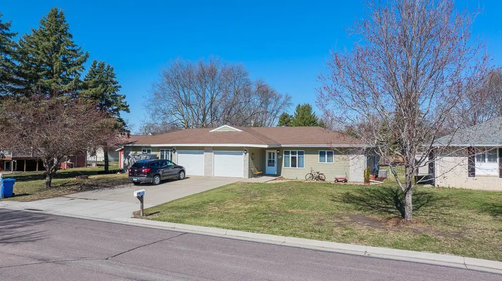 304 Orlano AVE N #B, Canby, MN 56220